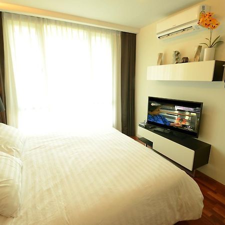 Beverly 33 By Aspira Bangkok Esterno foto