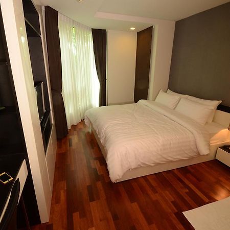 Beverly 33 By Aspira Bangkok Esterno foto