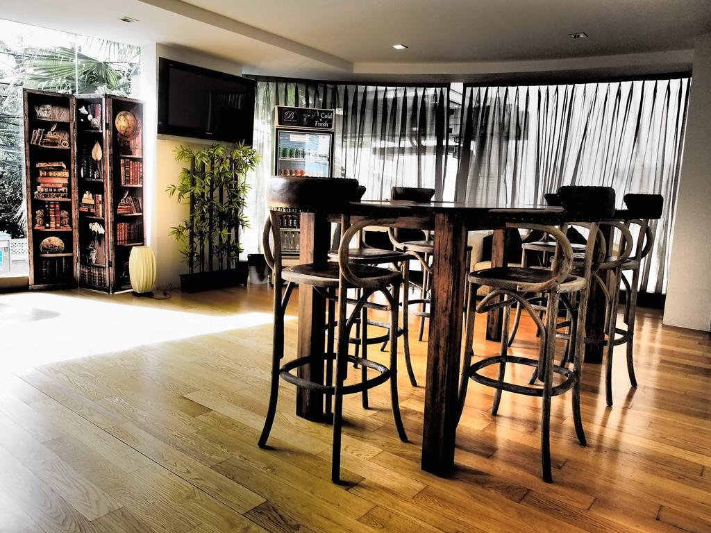 Beverly 33 By Aspira Bangkok Esterno foto