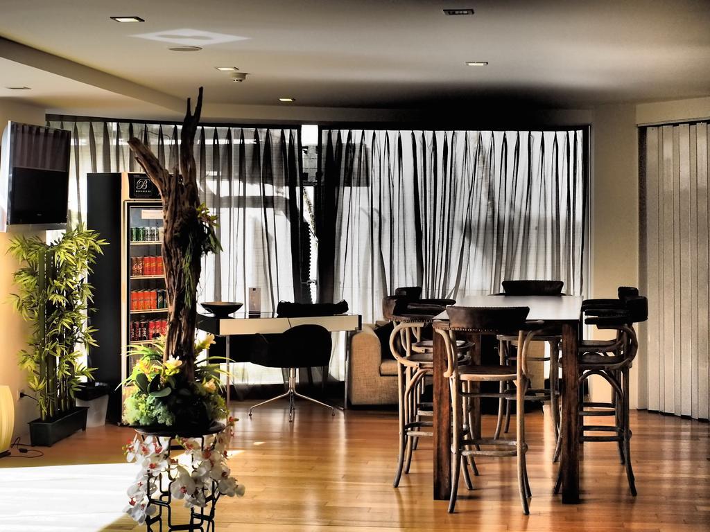 Beverly 33 By Aspira Bangkok Esterno foto