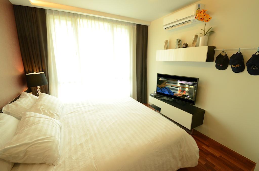 Beverly 33 By Aspira Bangkok Esterno foto
