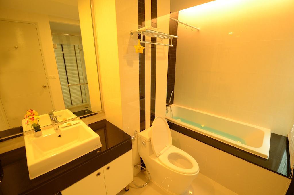 Beverly 33 By Aspira Bangkok Esterno foto