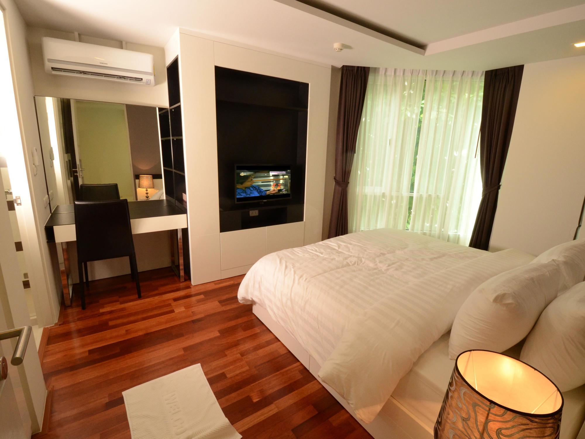 Beverly 33 By Aspira Bangkok Esterno foto