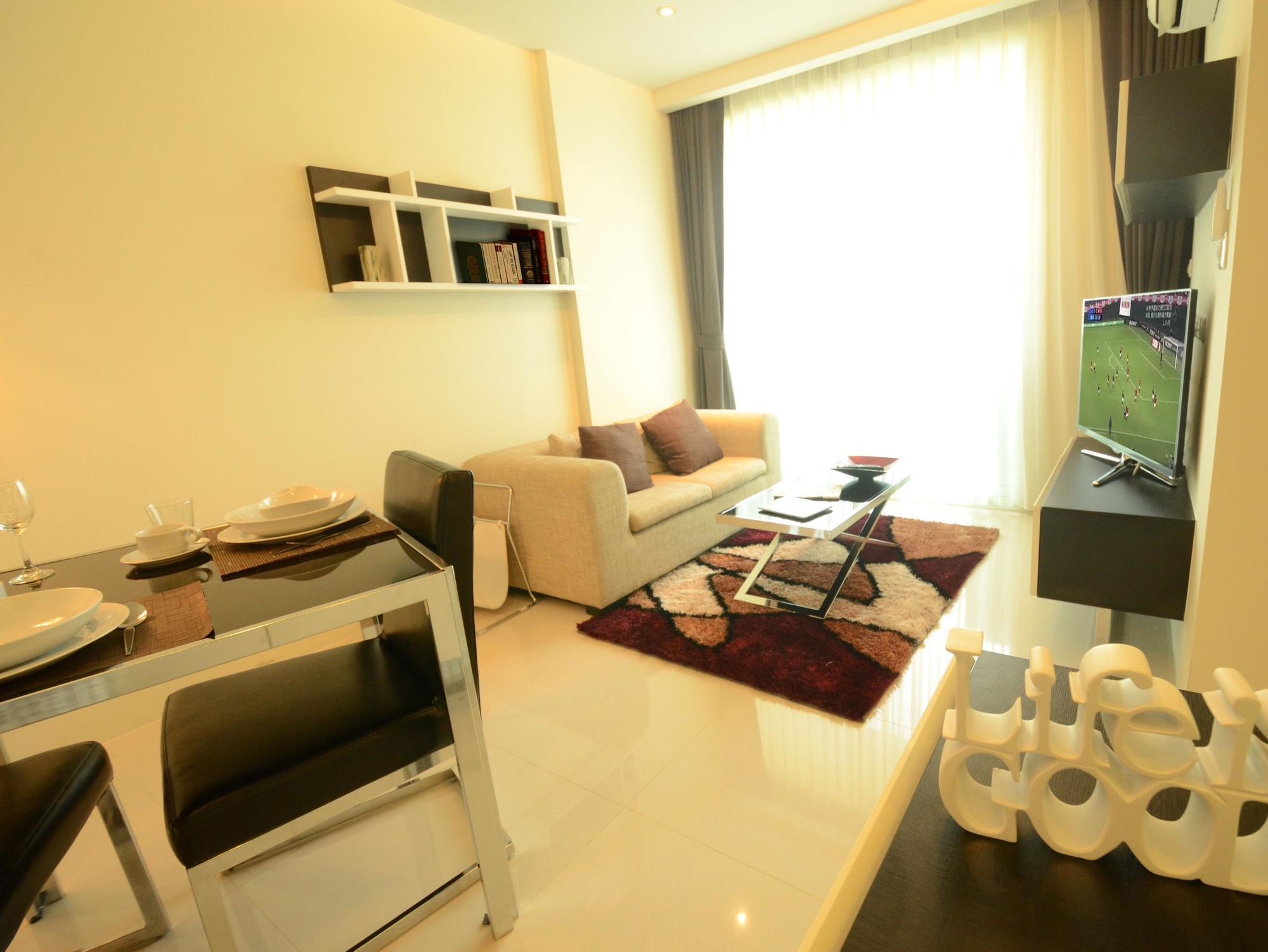 Beverly 33 By Aspira Bangkok Esterno foto