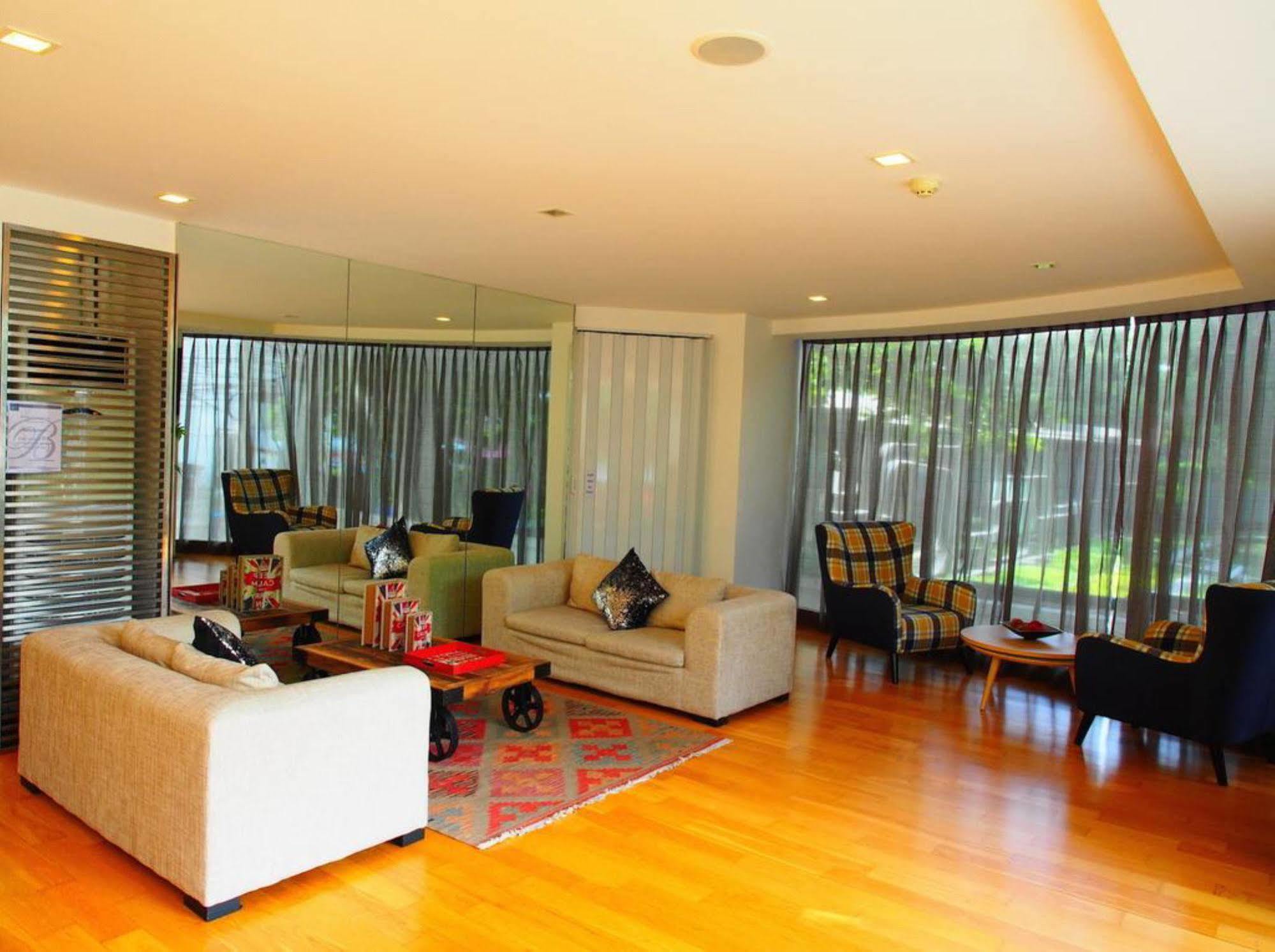 Beverly 33 By Aspira Bangkok Esterno foto