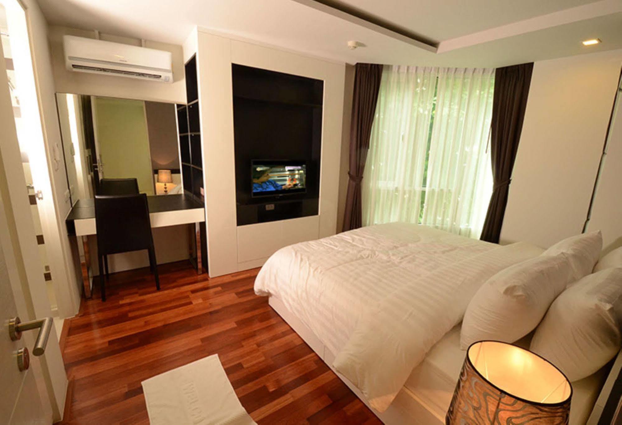 Beverly 33 By Aspira Bangkok Esterno foto