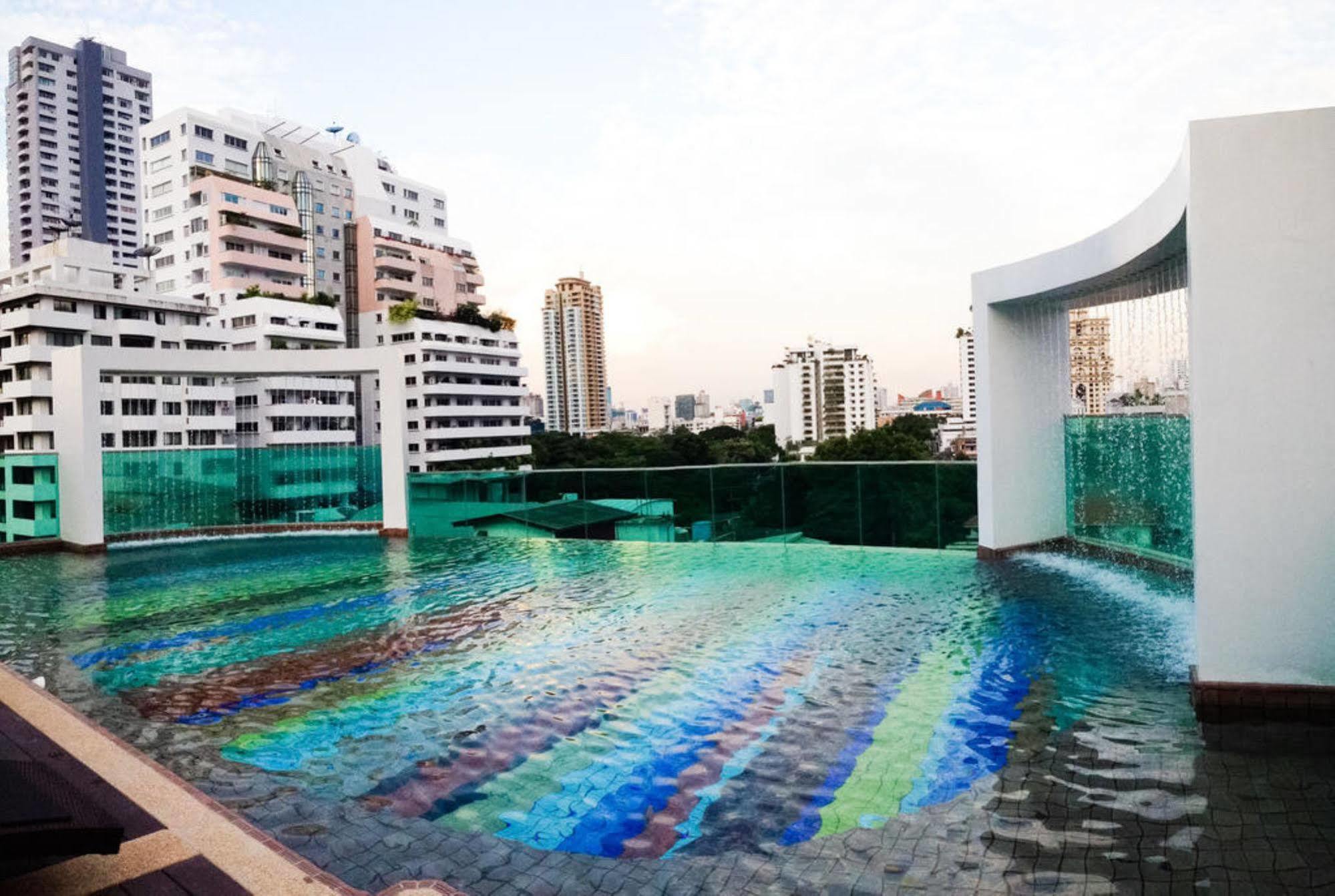 Beverly 33 By Aspira Bangkok Esterno foto