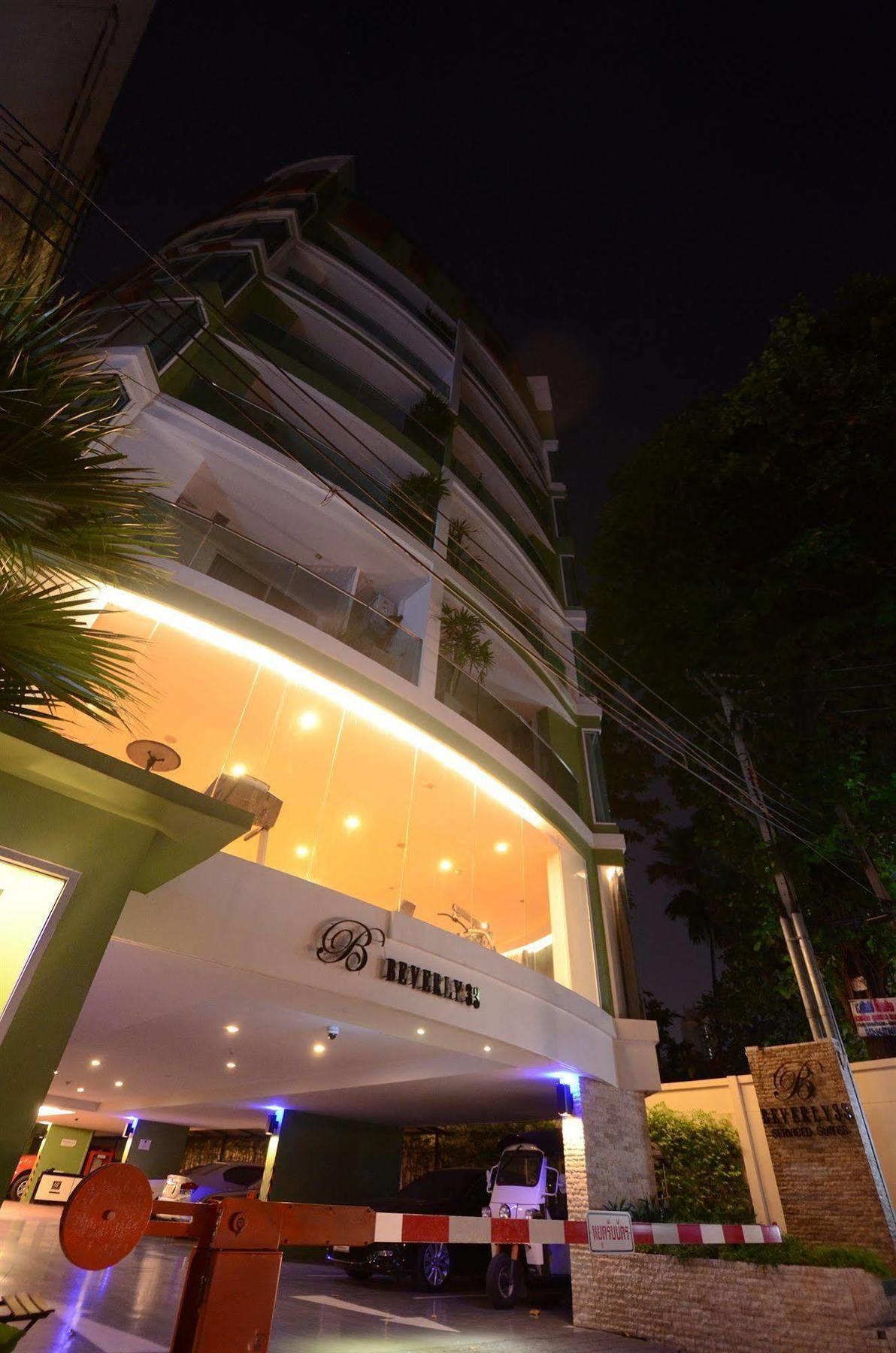 Beverly 33 By Aspira Bangkok Esterno foto